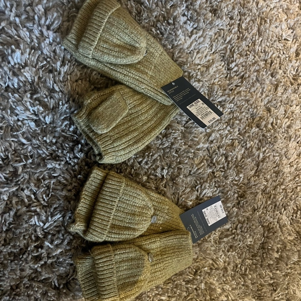NWT Universal threads set of 2 matching gloves/mittens